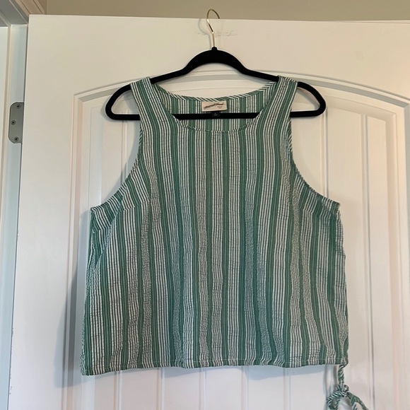 Universal Thread gauzy sear sucker Tank XL - Picture 3 of 8